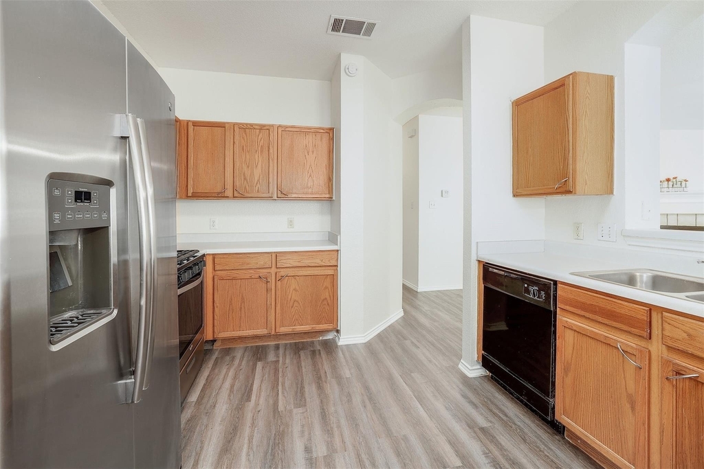 9724 Copper Creek Dr - Photo 11