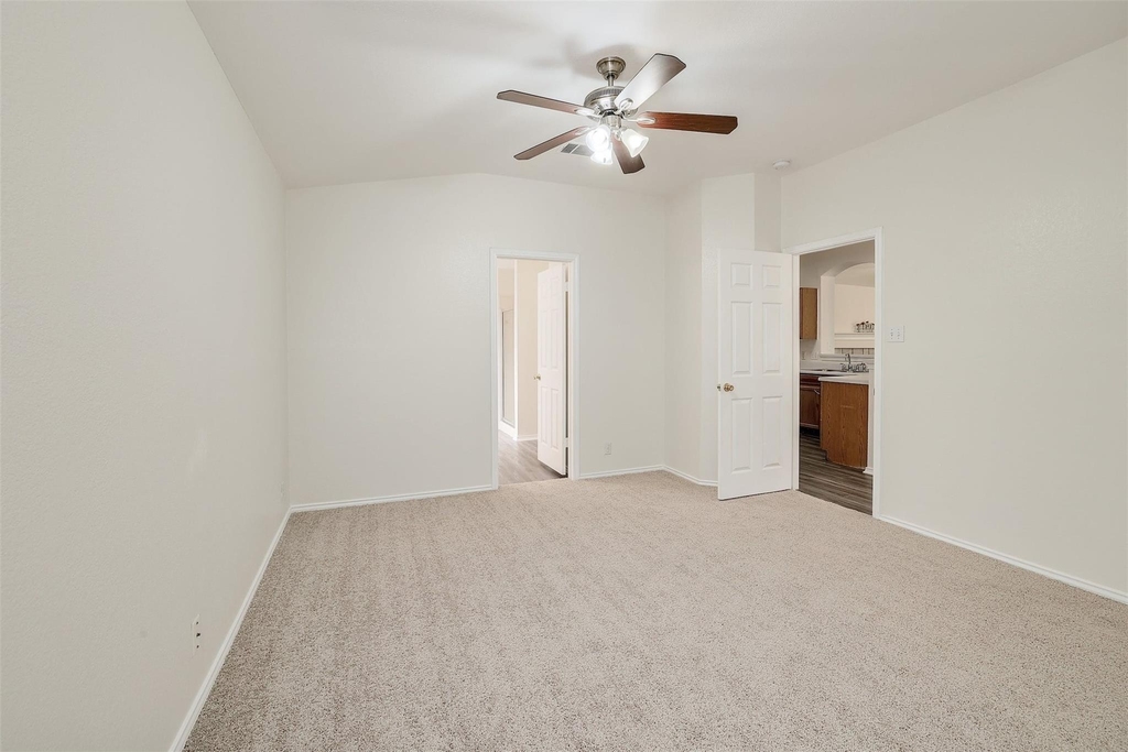 9724 Copper Creek Dr - Photo 13