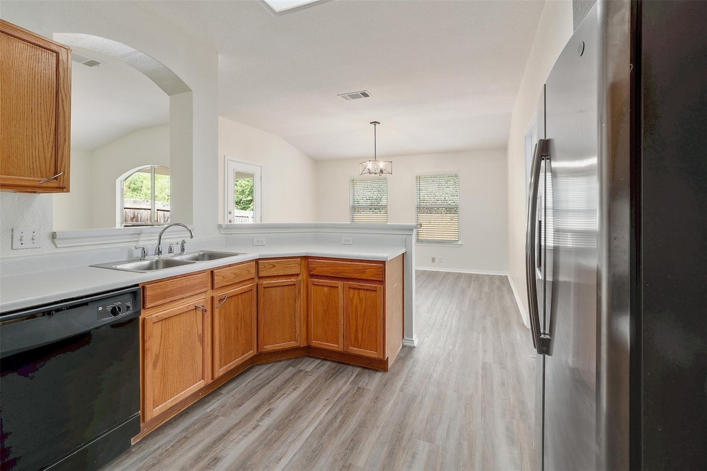 9724 Copper Creek Dr - Photo 10