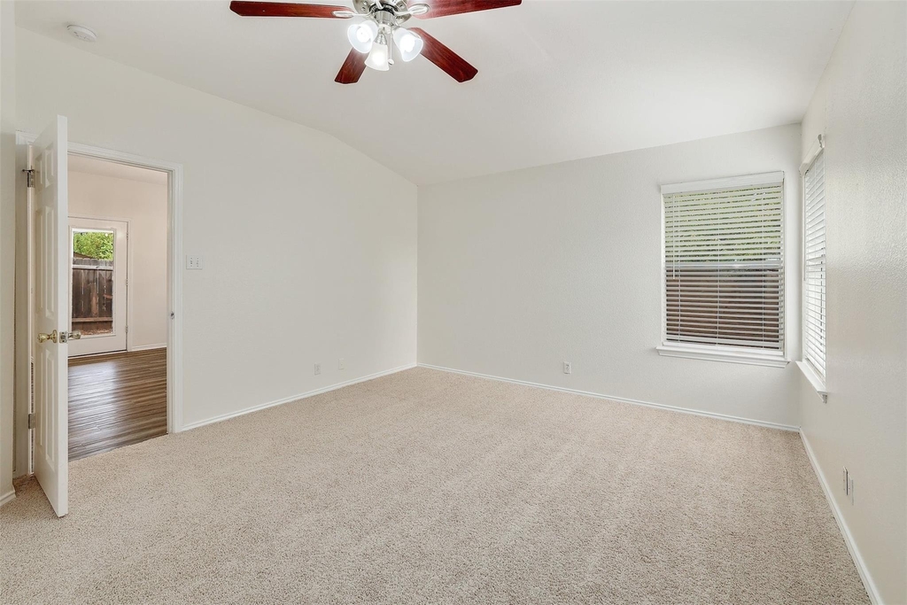 9724 Copper Creek Dr - Photo 14