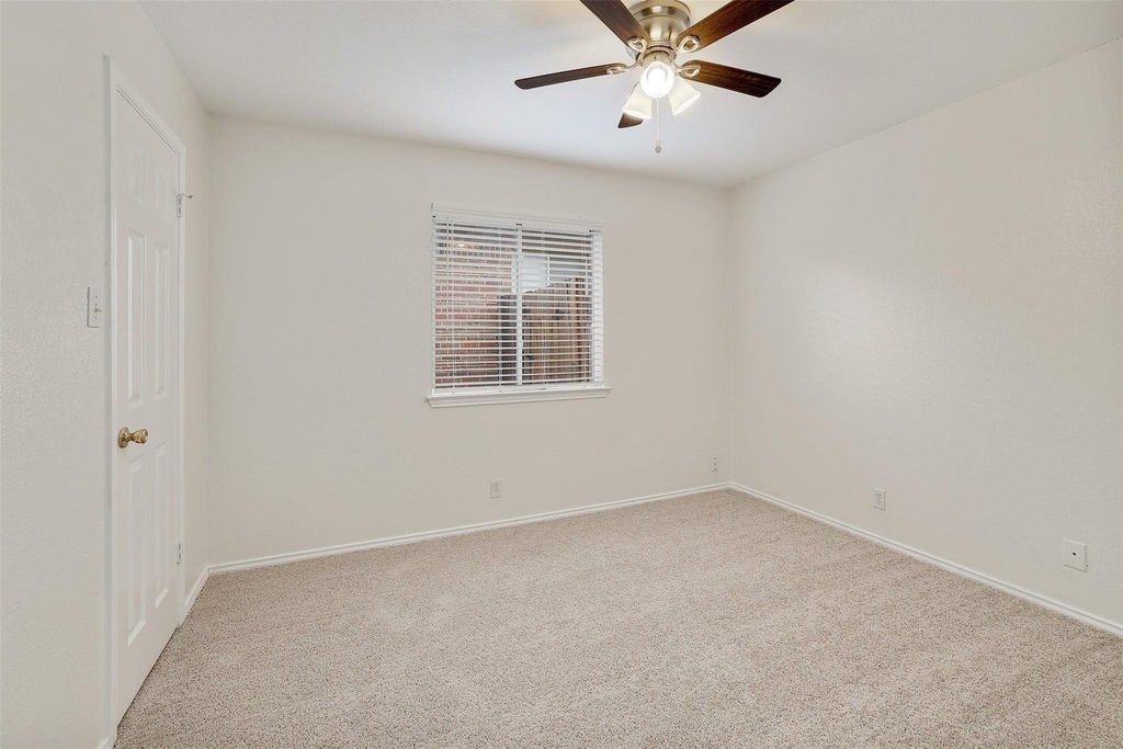 9724 Copper Creek Dr - Photo 19