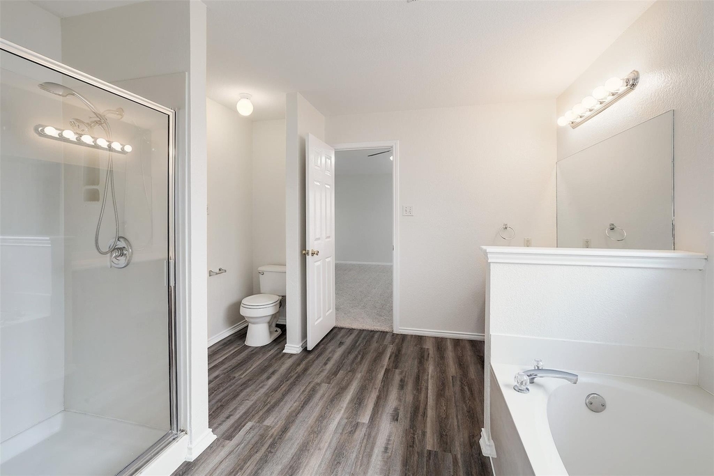 9724 Copper Creek Dr - Photo 16