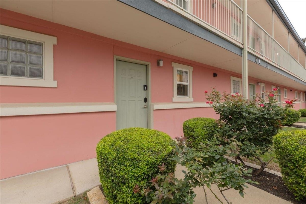 1422 Collier St - Photo 9