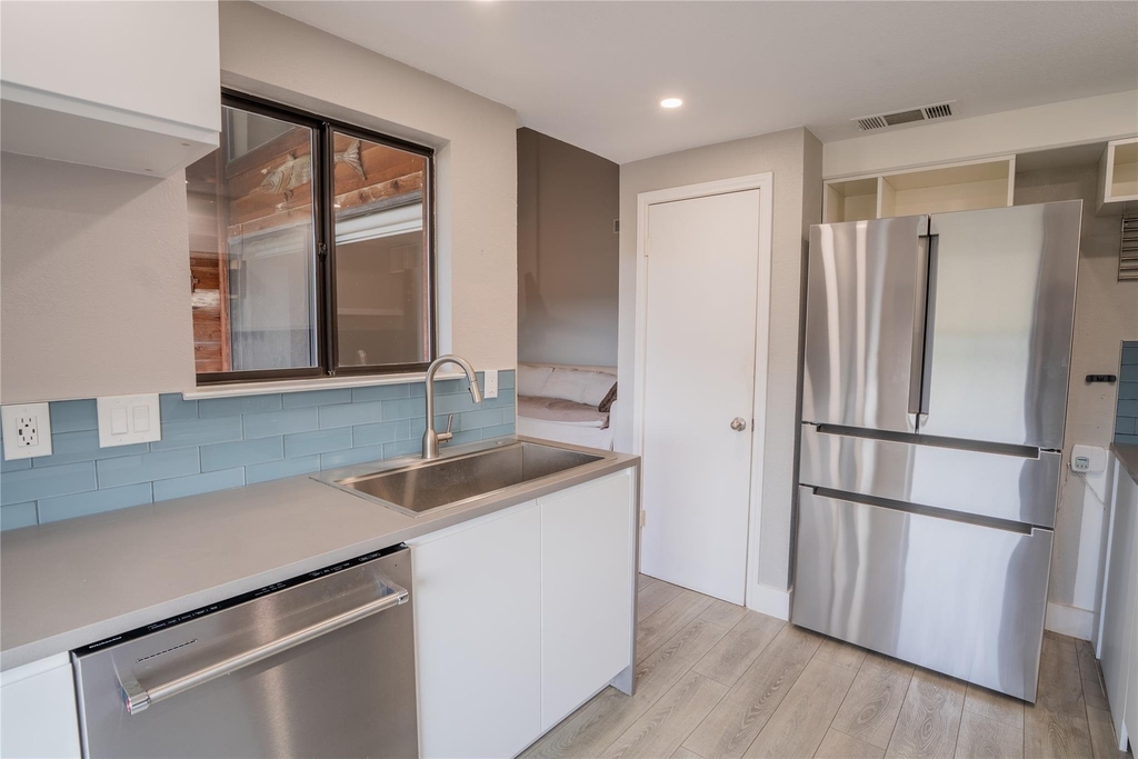 8200 Neely Dr - Photo 6