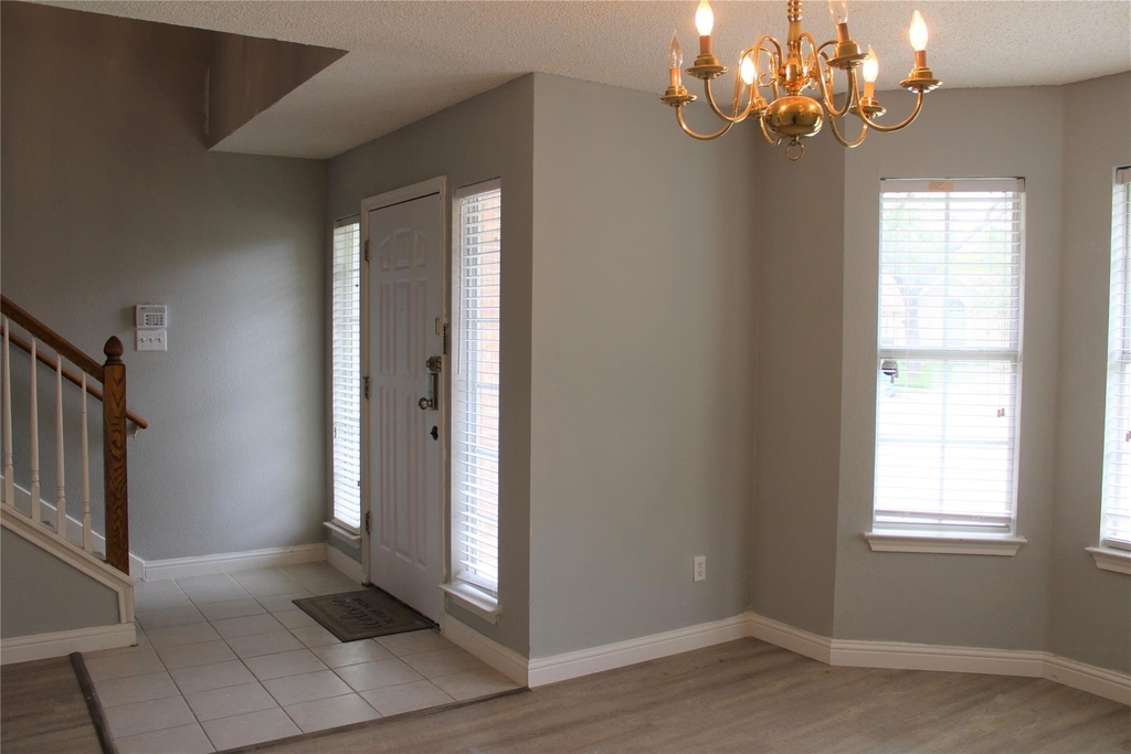 16205 Glorious Ln - Photo 2