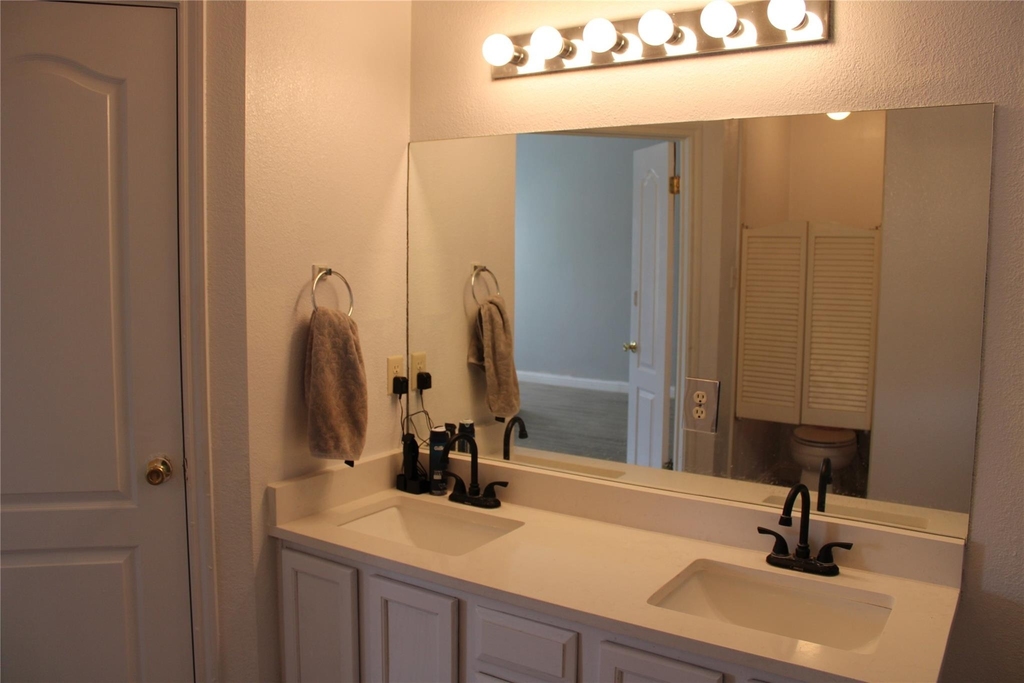 16205 Glorious Ln - Photo 13