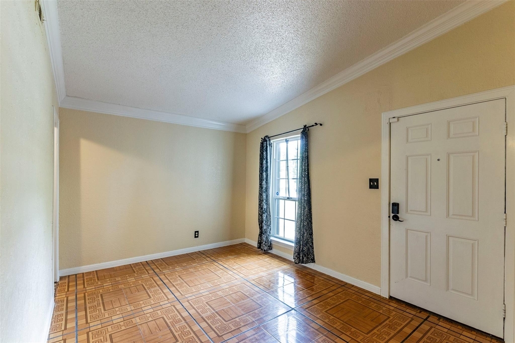 2520 Bitter Creek Dr - Photo 3