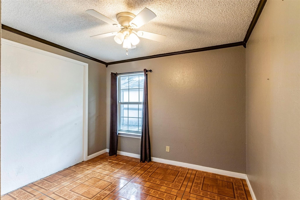 2520 Bitter Creek Dr - Photo 11