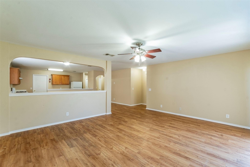 207 Mitchell Dr - Photo 3