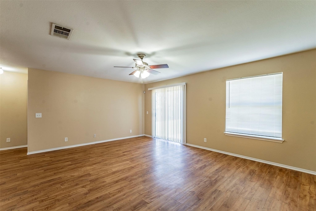 207 Mitchell Dr - Photo 1