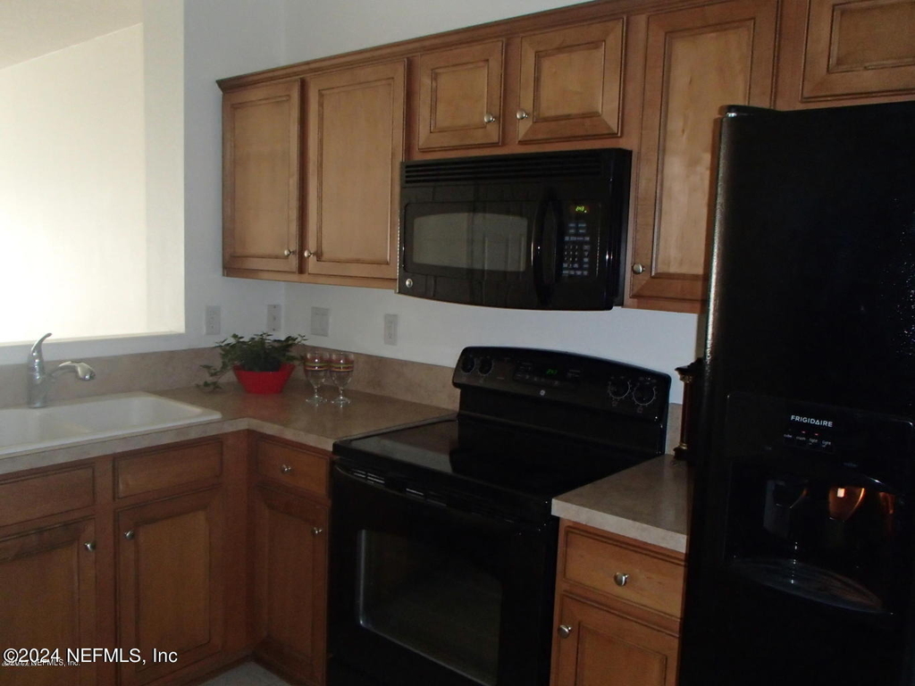 8125 Summergate Court - Photo 7