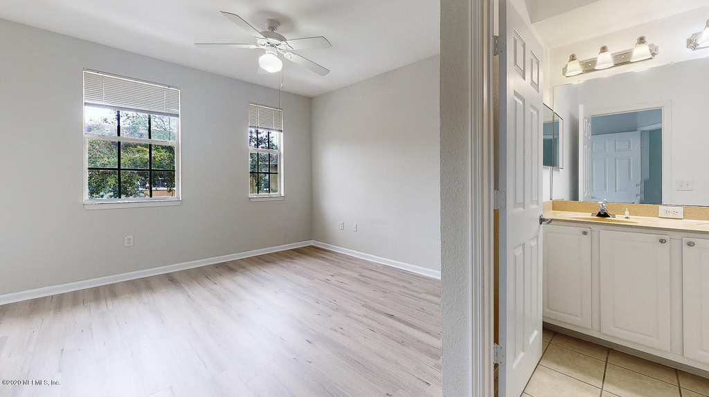 10075 Gate Parkway N - Photo 11