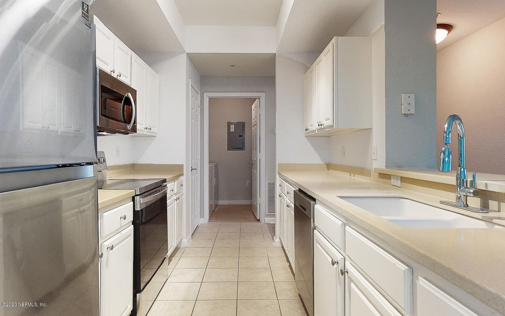 10075 Gate Parkway N - Photo 28