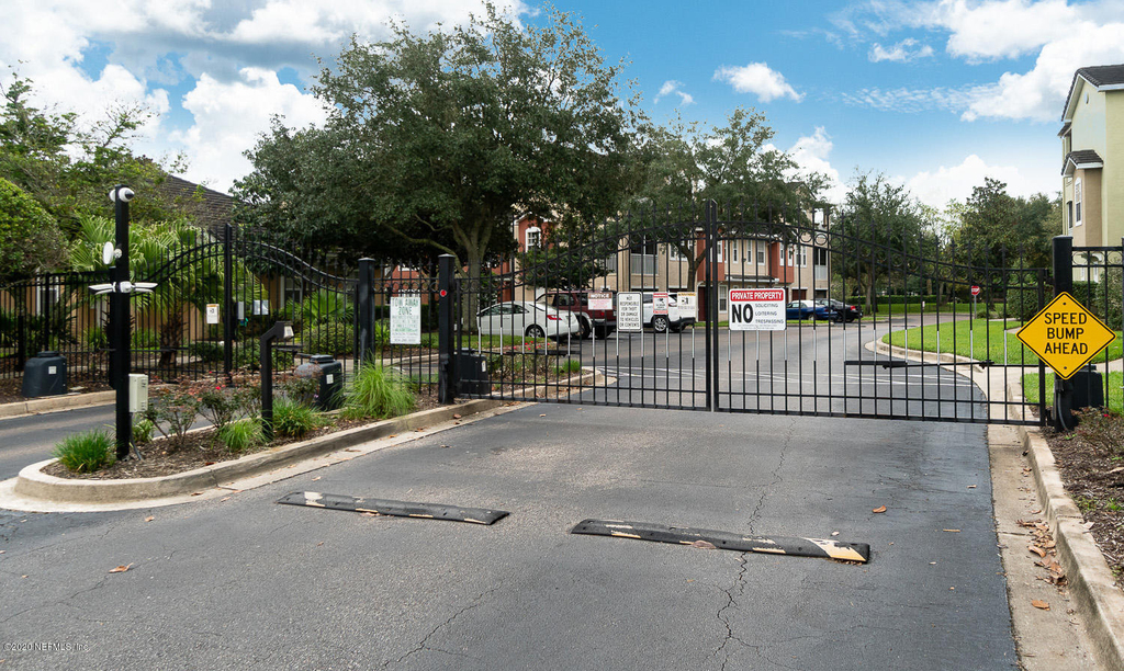 10075 Gate Parkway N - Photo 9