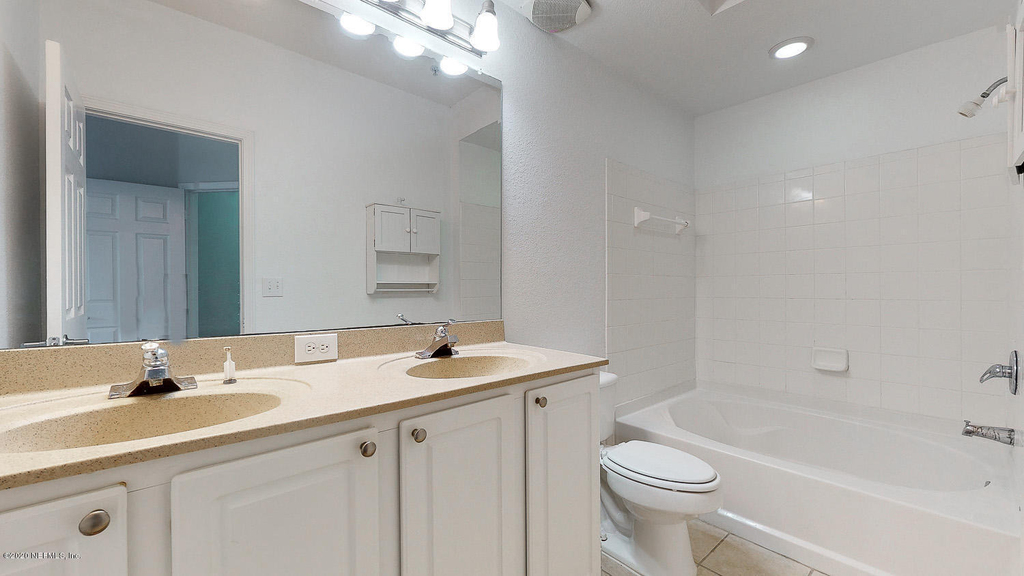 10075 Gate Parkway N - Photo 3