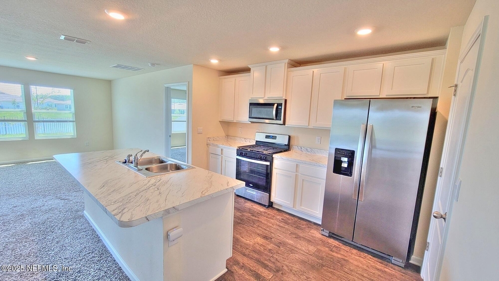 121 Aveiro Way - Photo 8