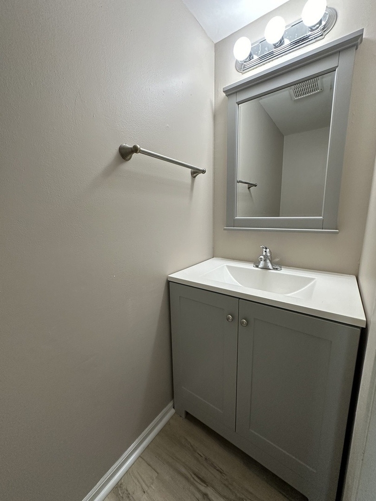 2543 Prairieview Lane S - Photo 7