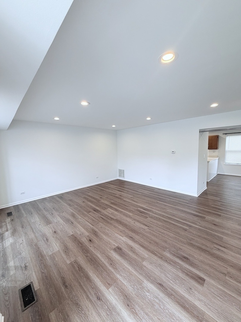 1120 Keswick Lane - Photo 2