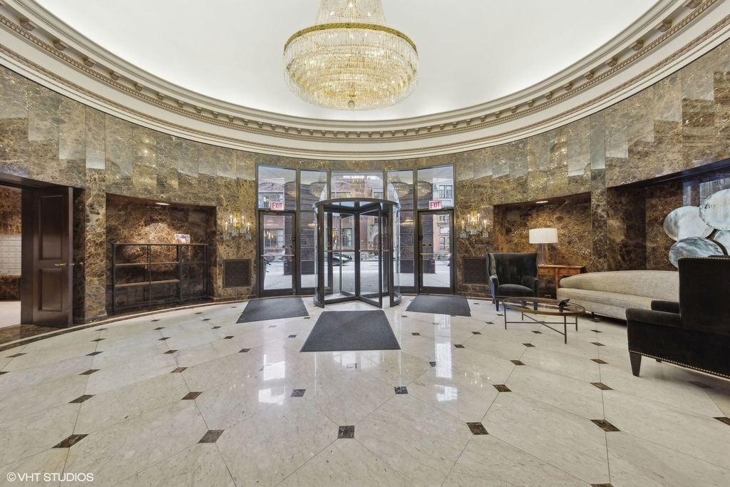 10 E Ontario Street - Photo 18