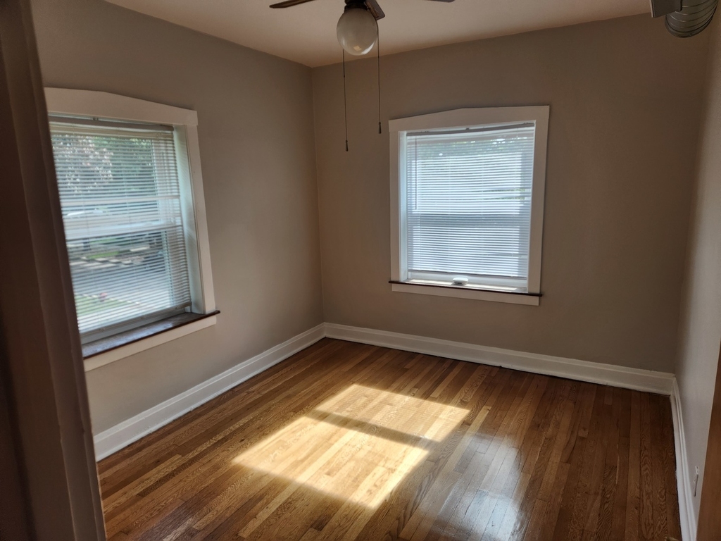 2835 W Byron Street - Photo 4