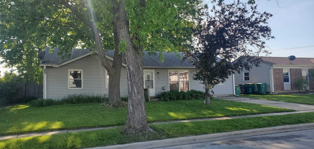 344 Emery Avenue - Photo 0
