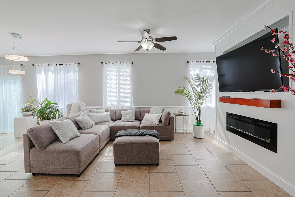 1854 S Fallbrook Drive - Photo 4