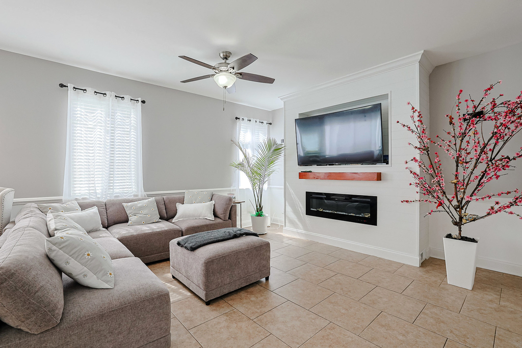 1854 S Fallbrook Drive - Photo 3