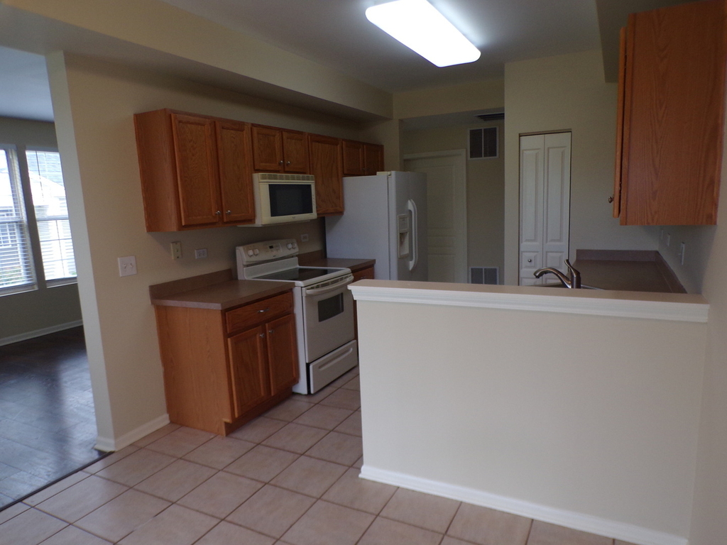 120 W Buckingham Drive - Photo 7