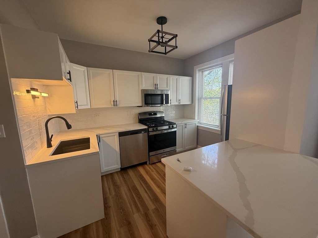 4956 N Harding Avenue - Photo 7