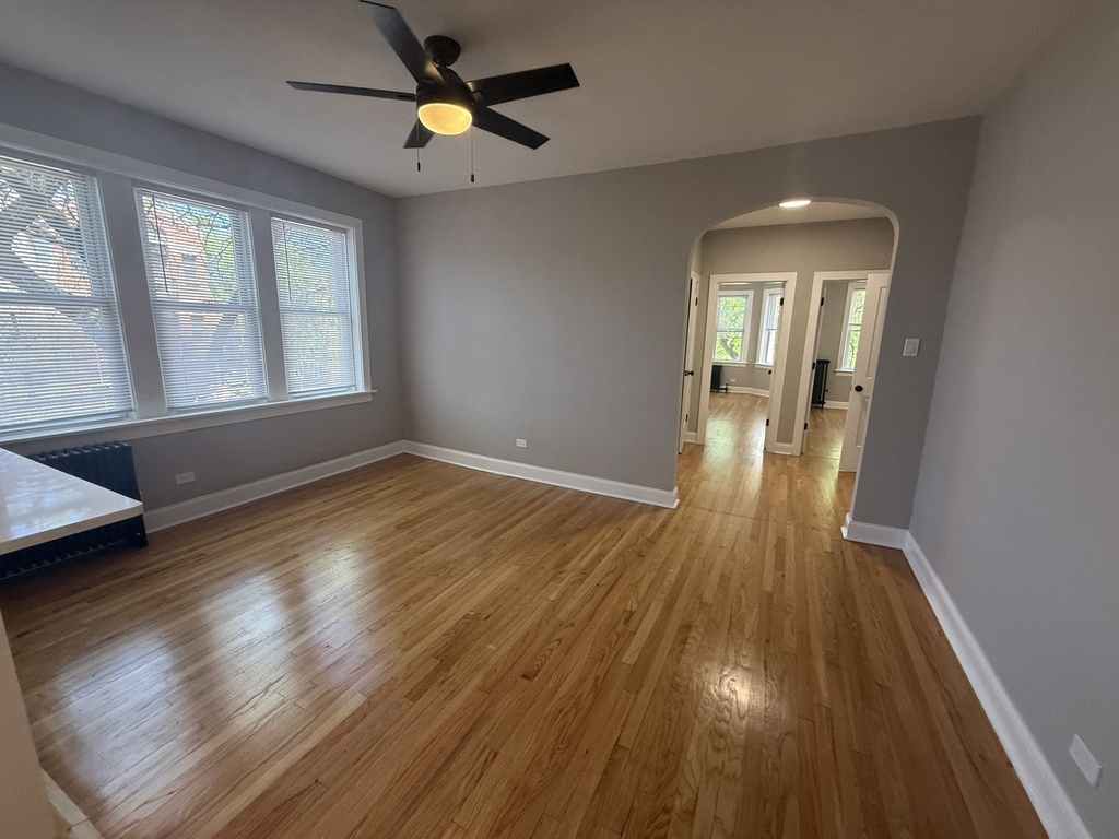 4956 N Harding Avenue - Photo 2