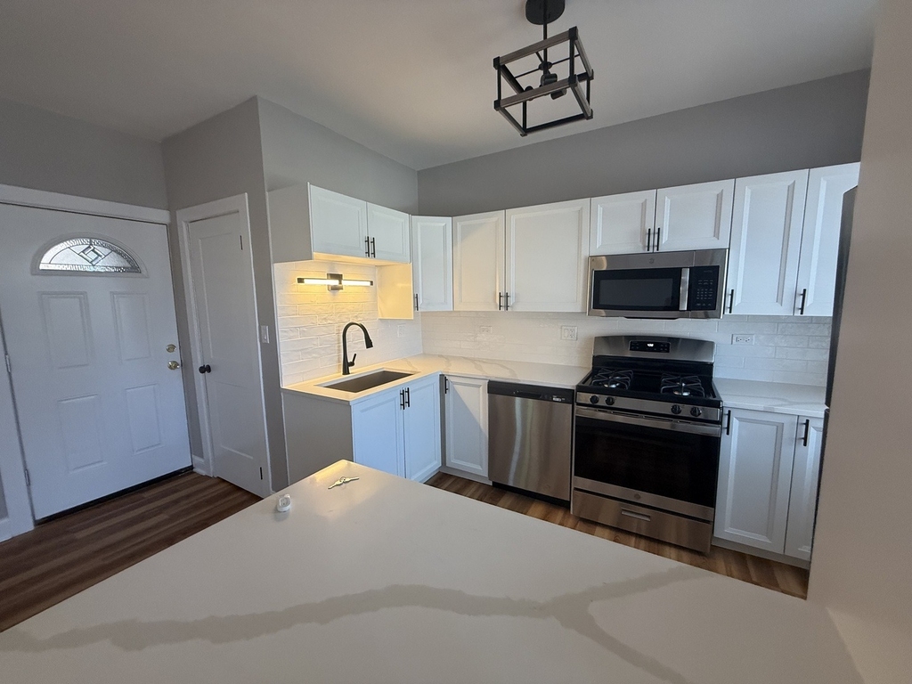 4956 N Harding Avenue - Photo 6