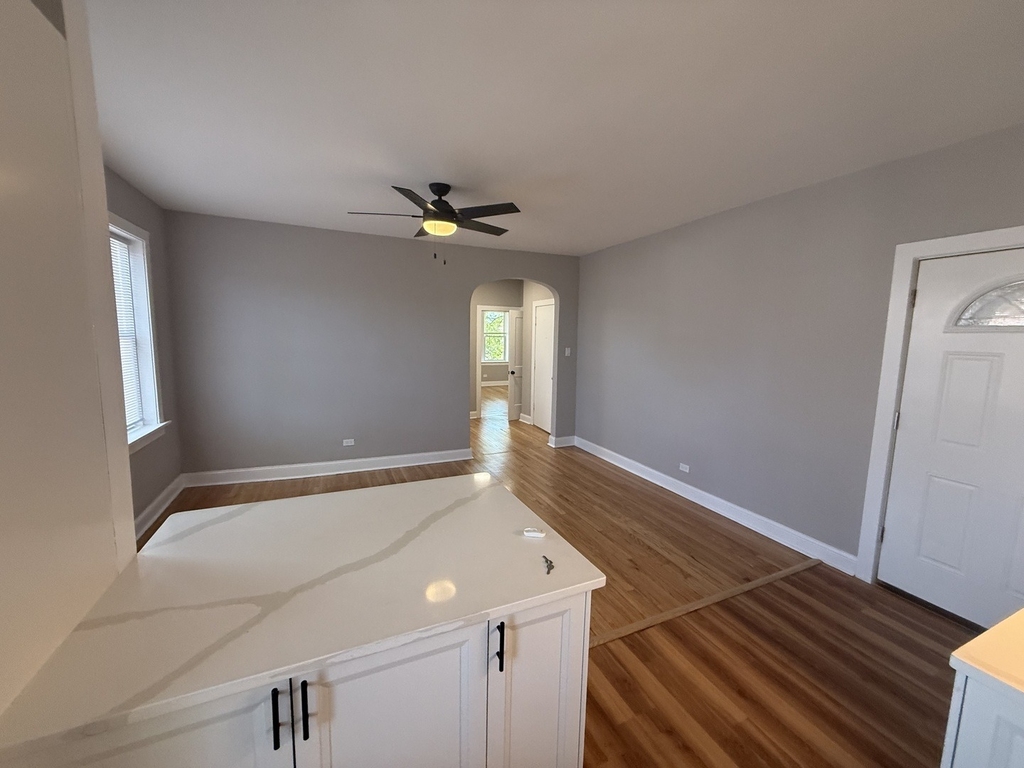 4956 N Harding Avenue - Photo 5