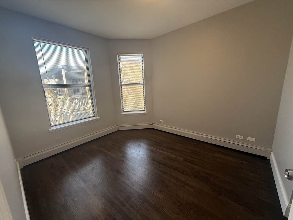 368 E 59th Street - Photo 6