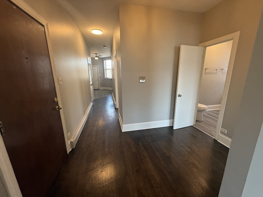 368 E 59th Street - Photo 4