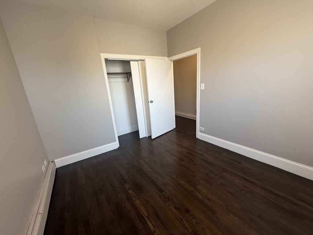 368 E 59th Street - Photo 7