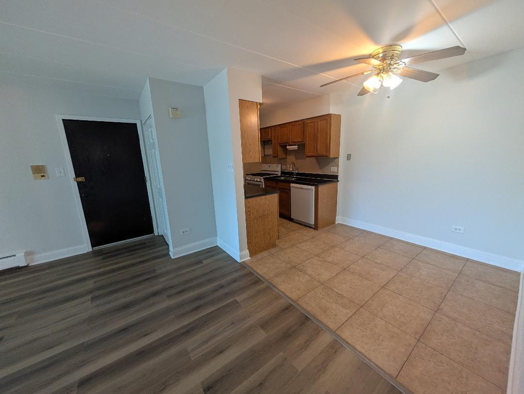 6005 Marshall Avenue - Photo 5