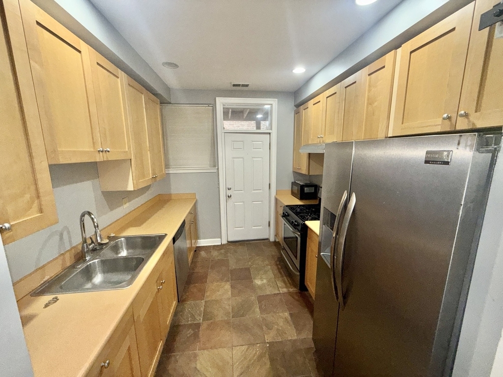 7722 S Cornell Avenue - Photo 2