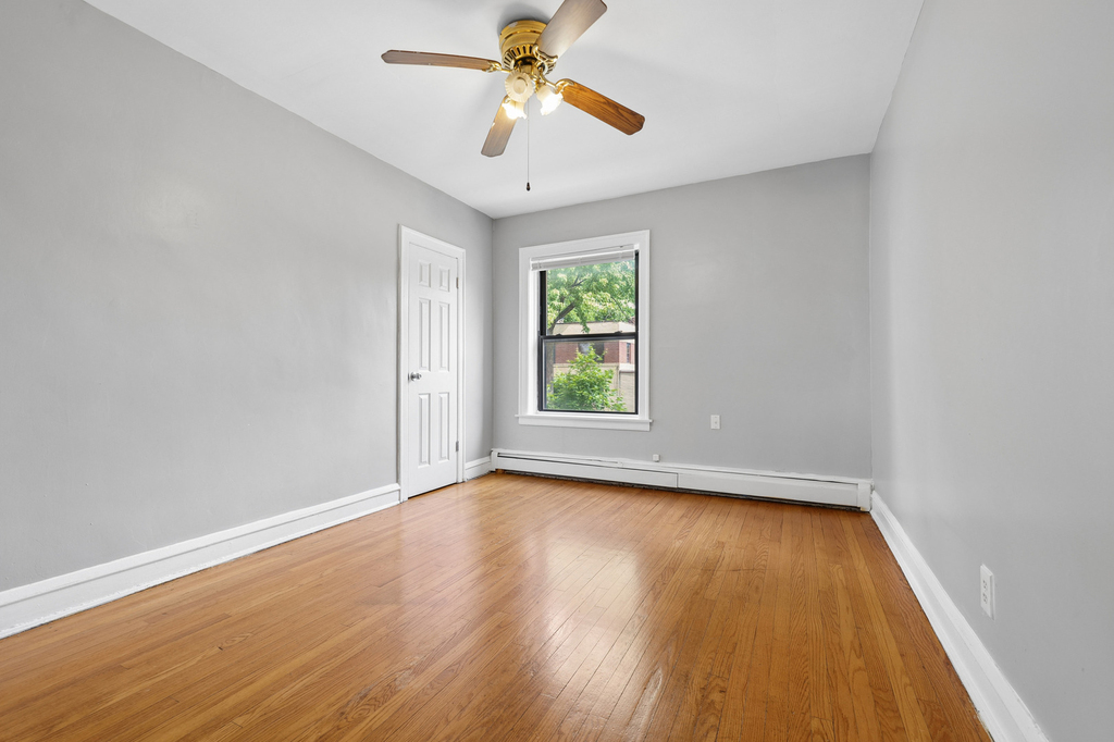 8503 S Drexel Avenue - Photo 5