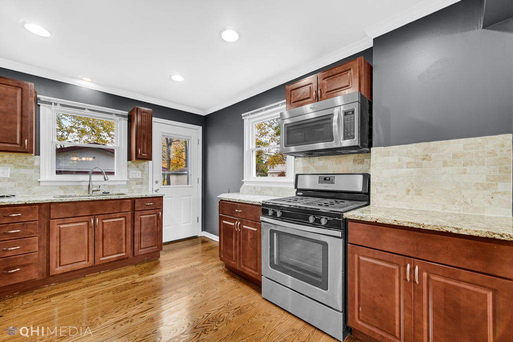 6661 Glenview Drive - Photo 10