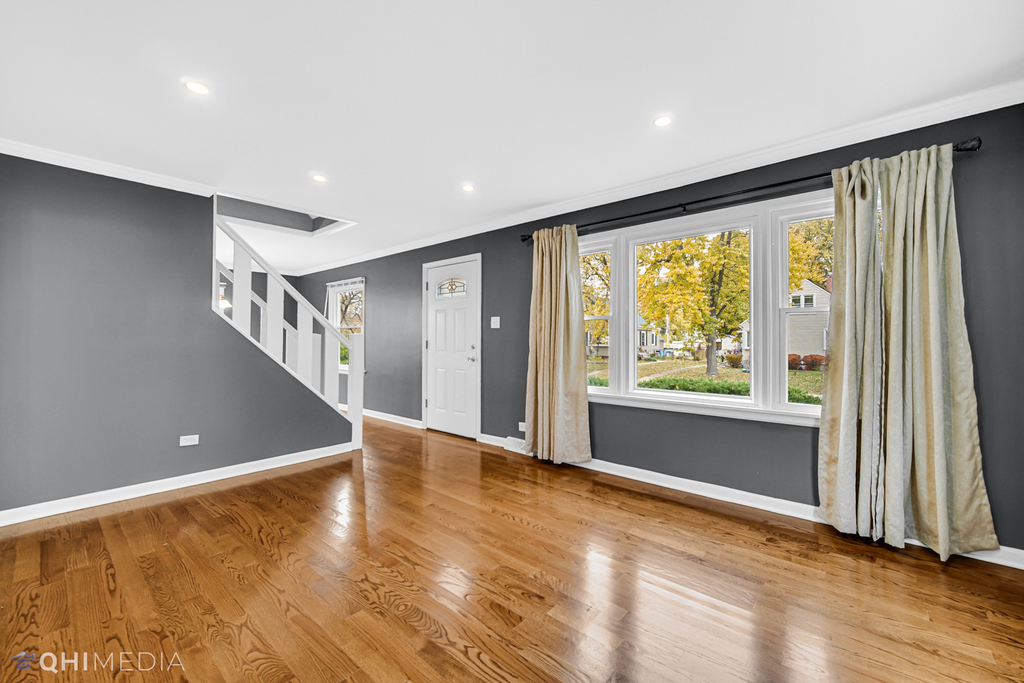 6661 Glenview Drive - Photo 3