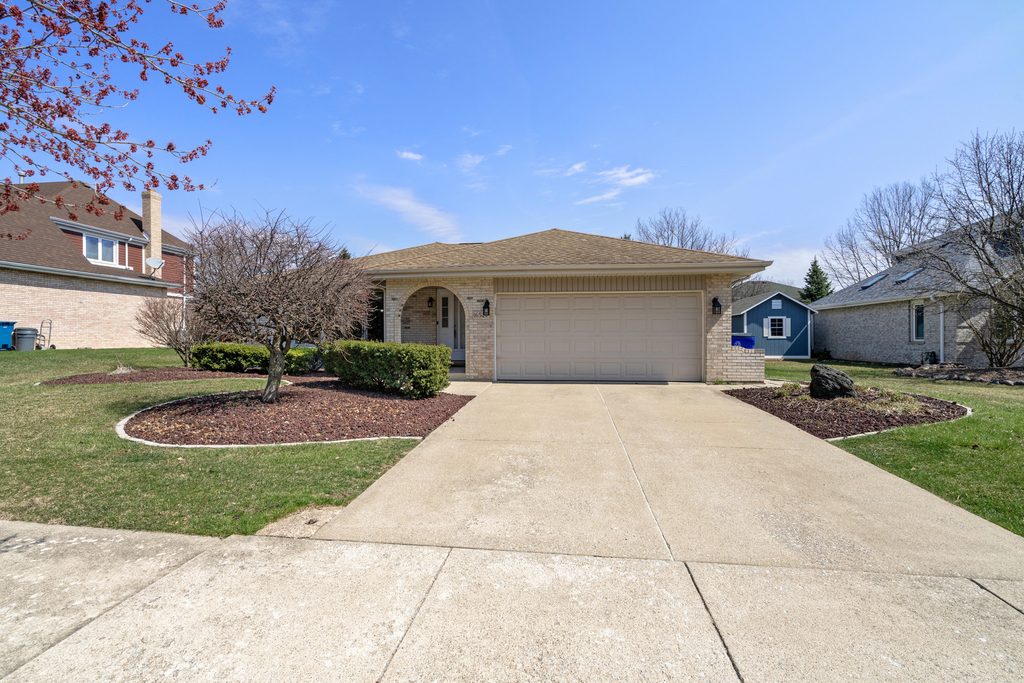 16527 Orange Avenue - Photo 0
