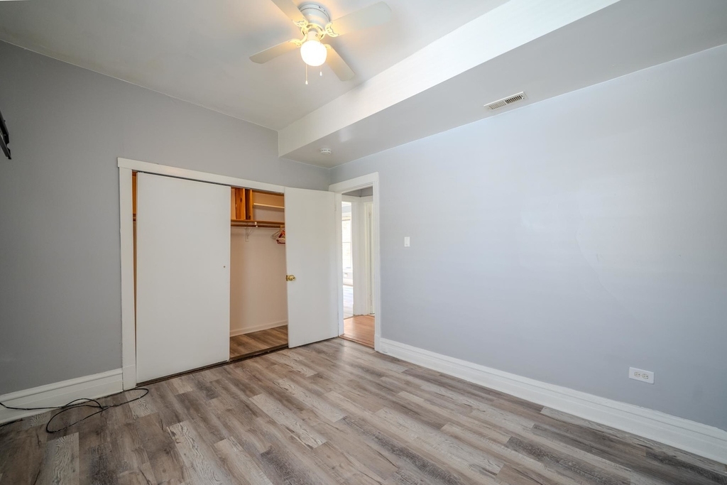 7916 S Throop Street - Photo 17