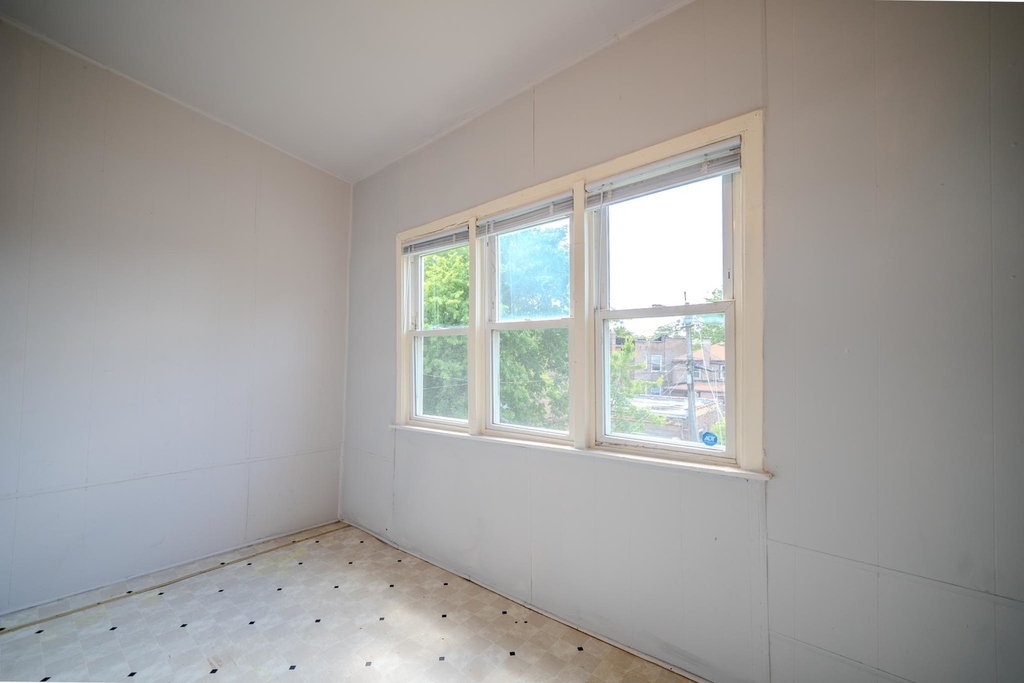 7916 S Throop Street - Photo 21