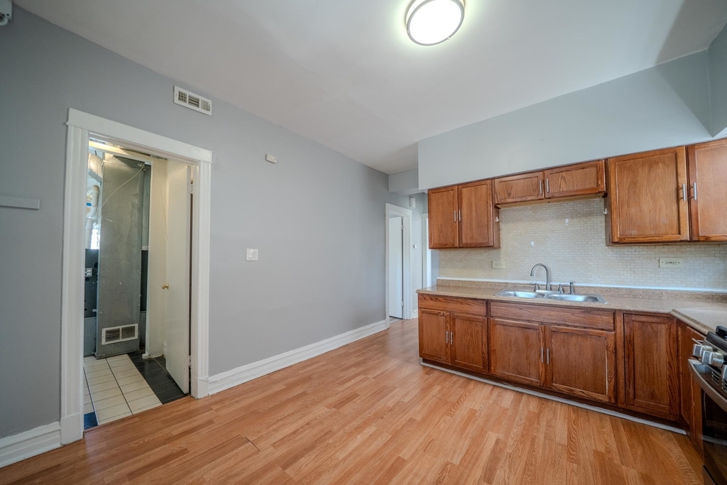 7916 S Throop Street - Photo 19