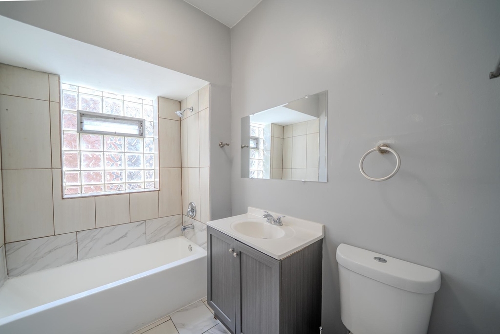 7916 S Throop Street - Photo 15