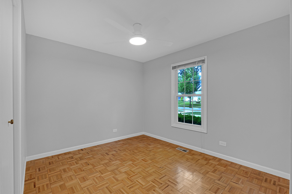 184 S Circle Avenue - Photo 10