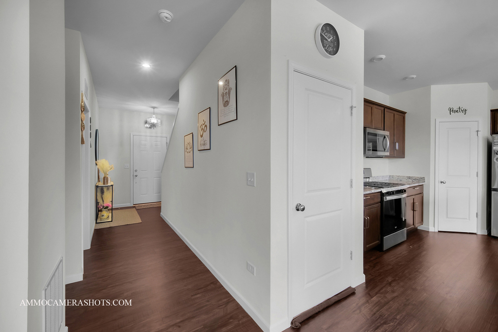 1398 Kessler Drive - Photo 2
