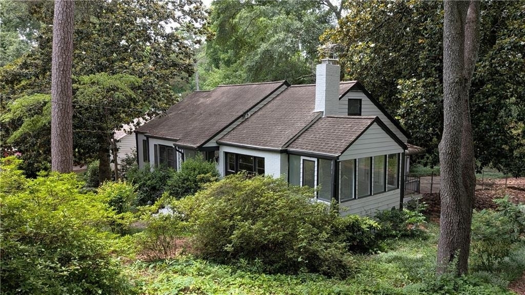 4300 Rickenbacker Way Ne - Photo 2