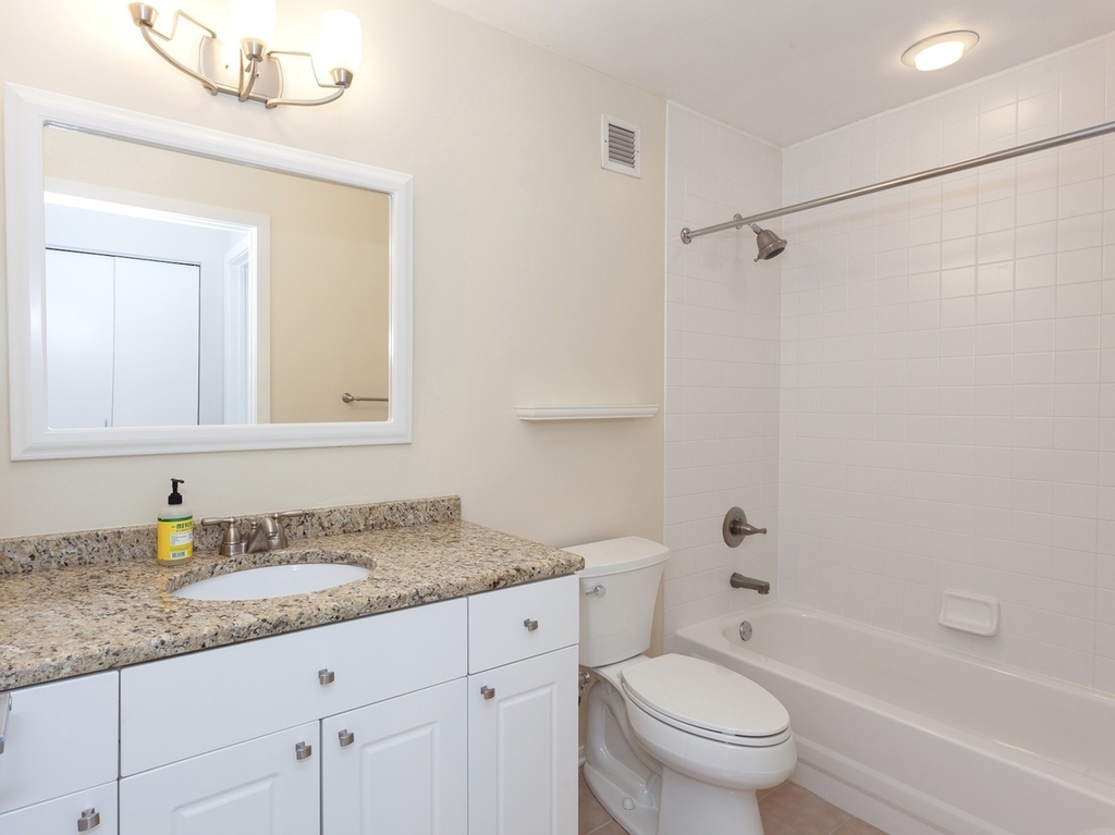 330 N Jefferson Street - Photo 16