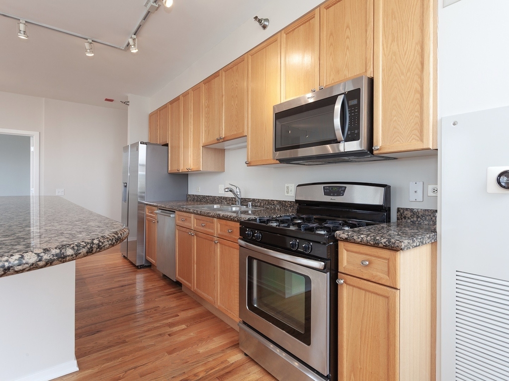 330 N Jefferson Street - Photo 6